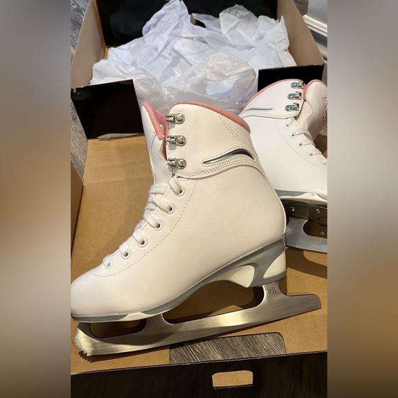 ice skating for kids size 4 NEVER WORN - Picture 3 of 5